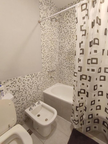 Casa En Venta - 3 Dormitorios 2 Baños - 90mts2 - Ostende