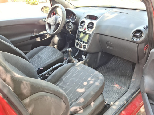 Imagen 11 de 15 de Opel Corsa 1.3 Cdti 3 Puertas 2007 / Rojo / Turbo Diésel