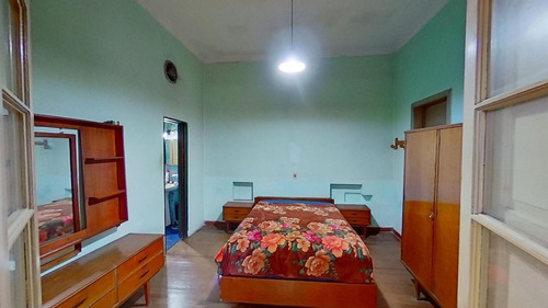 Imagen 17 de 30 de Casa En Los Hornos - Lote De 10 X 45 - 3 Dormitorios