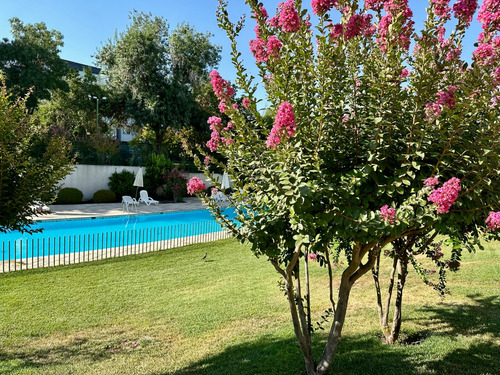 Dúplex En Exclusivo Condominio La Dehesa, Robles