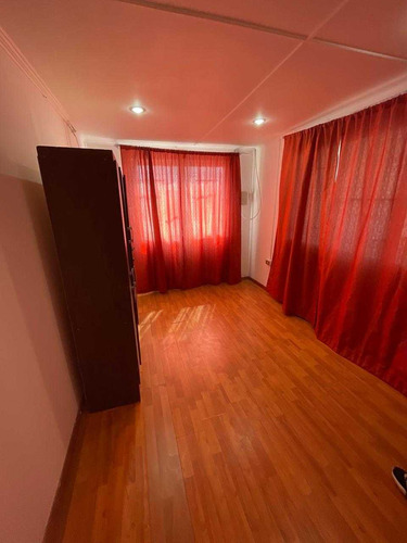 Amplia Casa En Arriendo (80084)