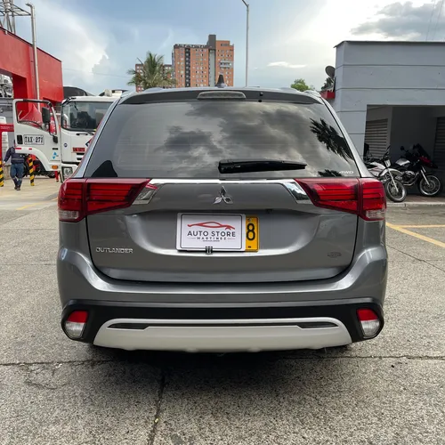 Mitsubishi Outlander Kaiteki Full 2.4l 4x4 2022