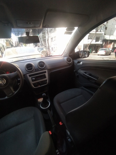 Imagen 10 de 13 de Volkswagen Gol Trend 1.6 Serie Abcp Abs 101cv 2014
