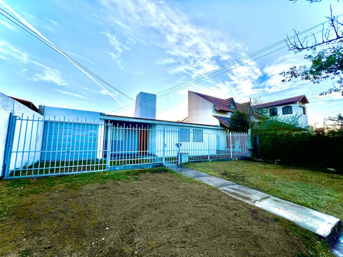 Casa 3 Hab. Cocina-com-star, 1baño,cochera,galería,parriilla