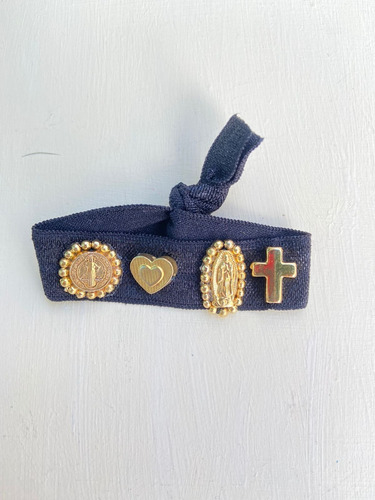 Imagen 1 de 1 de Pulsera Resorte Con Dijes Santos Bordados A Mano