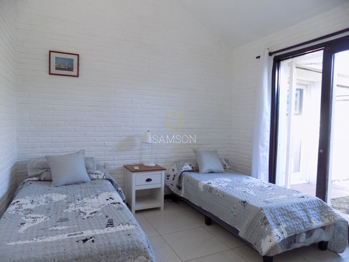 Muy Linda Casa En Alquiler, Punta Del Este- Ref: 59011