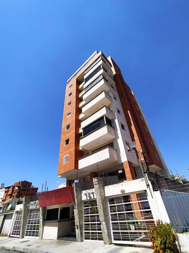 Se Vende Comodo Apartamento Ubicado En La Urb La Soledad Edificio La Rocca, 007jsc