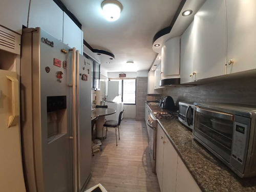 Imagen 9 de 26 de Se Vende Lindo Apartamento Actualizado 124 M² 3hab+serv/3b/2p El Cigarral