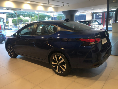 Imagen 4 de 15 de Nissan Versa Exclusive Cvt