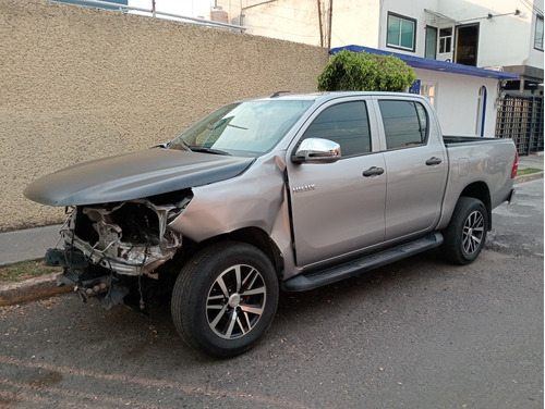 Toyota Hilux 2.7 Cabina Doble Base Mt