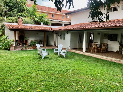 Vendo Casa 464m2 4h/5b/3pe La Tahona 2992