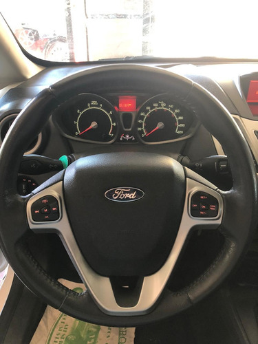 Ford Fiesta Kinetic Design 1.6 Design 120cv Titanium 2012