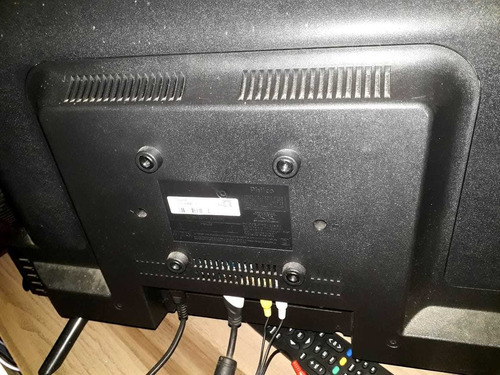 Tv Led Philco 24 Polegadas Com Controle.