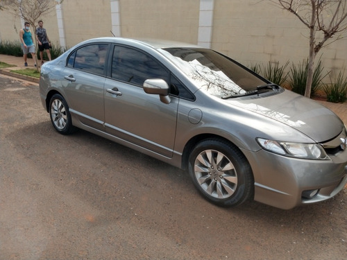 Imagem 3 de 4 de Honda Civic 2011 1.8 Lxl Flex Aut. 4p
