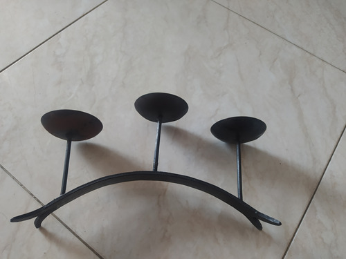 Candelabro De Mesa En Hierro Negro Para Tres Velas