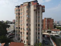 Comprar Amplio Y Hermoso Apartamento Ubicado En El Este De Barquisimeto Cuenta Con 4 Habitaciones Con Closets, 2 Habitaciones Con Aire Acondicionado, 3 Baños, Amplia E Iluminada Sala Comedor Gabriela C