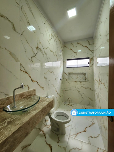 Casa Com 2 Quartos E 2 Banheiros