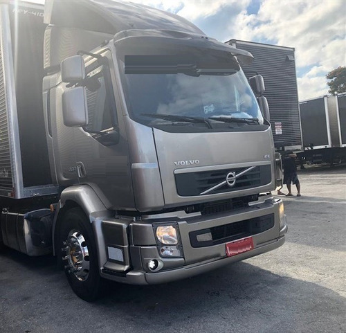 Volvo Vm 330 Ano 2013 Com Rodas De Alumínio 2 Tanques Inox