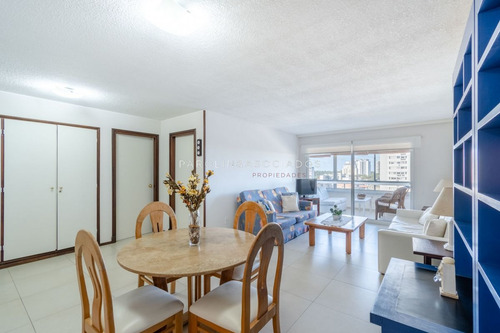 Imagen 8 de 30 de Venta Apartamento Dos Dormitorios En Torre Punta Del Este