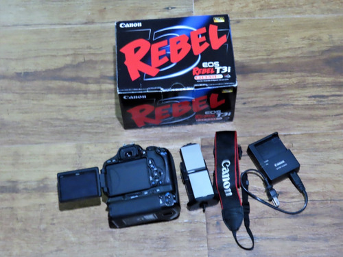 Canon Rebel T31 Corpo + Vertical Grip Duplo