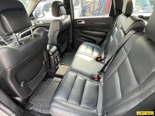 Jeep Grand Cherokee Laredo 3.6cc AT AA 4X4