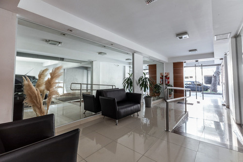 Imagen 11 de 17 de 40m Totales Cochera Terraza Parrilla Propia
