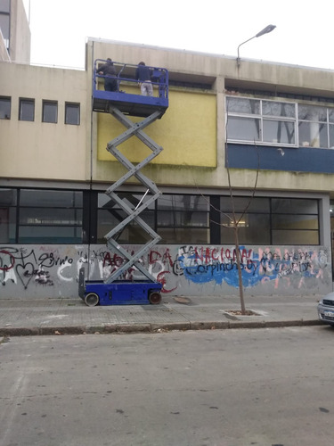 Imagen 7 de 10 de Alquiler Plataforma Elevadora Tijera