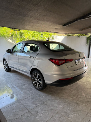 Fiat Cronos 1.8 16v Precision