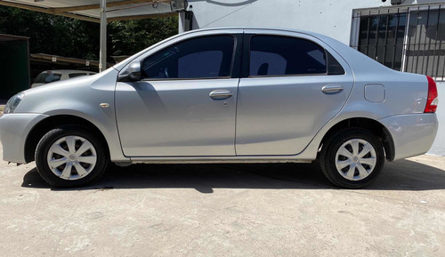 Toyota Etios 1.5 Sedan Xs 2015