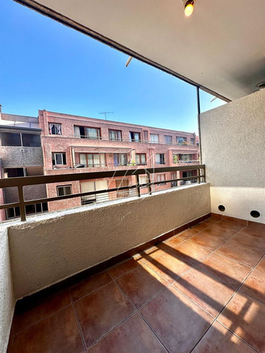 Dpto. En Arriendo Zona Residencial De 2d-metro Chile España