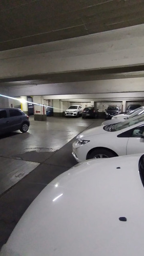 Imagen 6 de 6 de Playa De Estacionamiento Frente A Plaza San Martín
