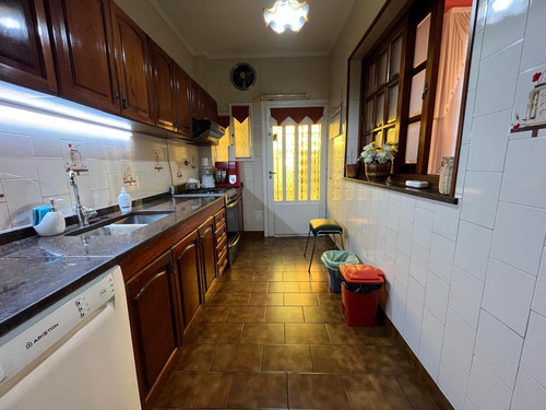 Venta - Casa 5 Amb C/garage Y Quincho - Exc Estado