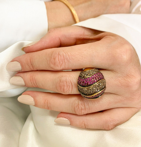 Anel Em Ouro 18k Com Rubis E Brilhantes Negros