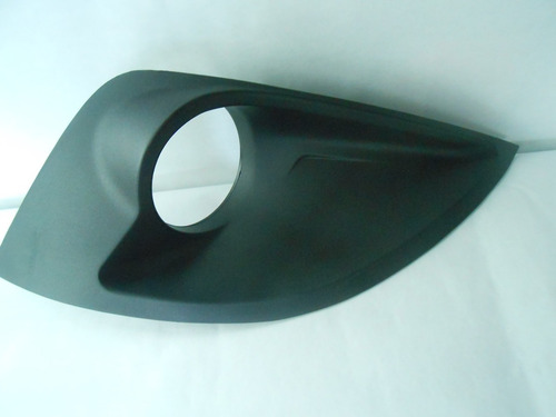 Imagen 1 de 3 de Moldura Rej. C/faro Ford Fiesta One 2010/14 Derecho