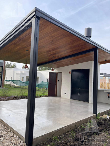 Casa 5 Ambientes En Una Planta, En Venta, Barrio Privado Las Golondrinas