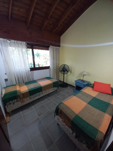 Imagen 19 de 25 de Chalet Sobre Esquina,zona B5 4habitaciones 3baños