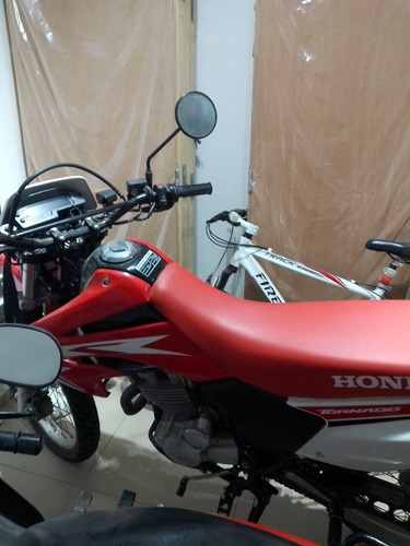 Imagen 8 de 9 de Honda Tornado 2019