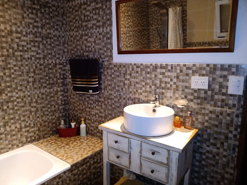 Casa En Venta En Pilar, Barrio La Angélica.
