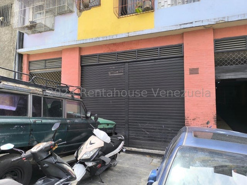 Ag. Vende Magnifico Local Para Colocar Un Negocio De Comida, Taller, Esta A Pie De Calle, Excelente Oportunidad.