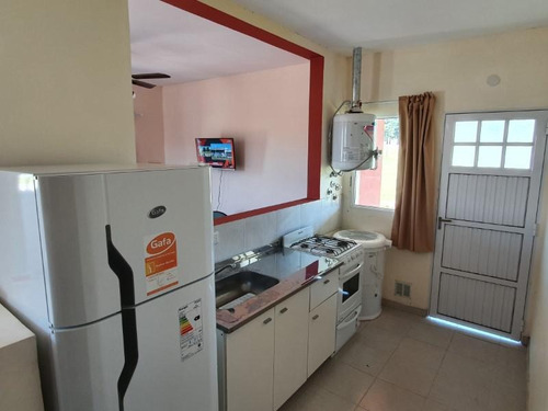 Imagen 9 de 30 de Casa De 3 Dormitorios A Estrenar, 2 Baños, Amplio Terreno De 1.040 En Barrio Las Tipas