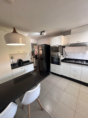 Propiedad Remodelada Completamente! Estancia Liray