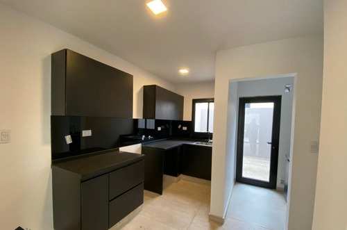 Imagen 3 de 8 de Villa Belgrano - Blas Pascal 6122 - Duplex En Venta
