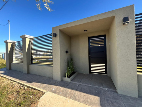 Casa En Venta En Pergamino Con Patio