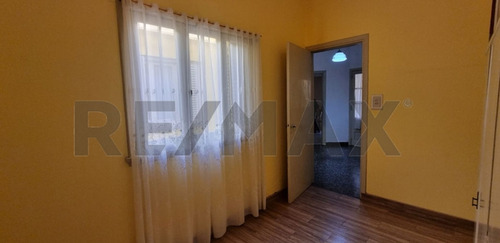 Venta Casa Amplia Avellaneda Patio Dos Cocheras