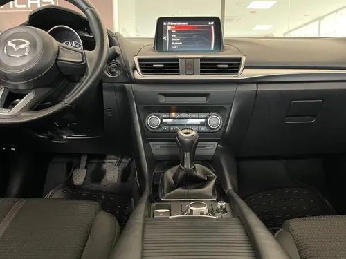 Mazda 3 Sedan 2.0L Touring MT