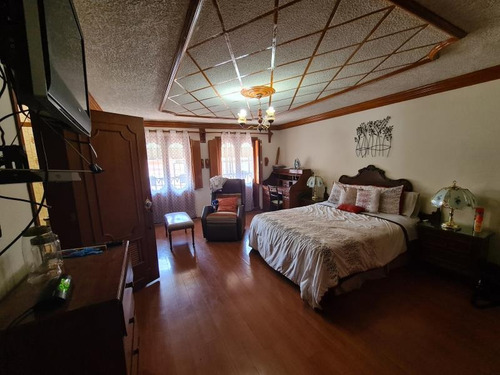 Venta De Hotel En El Centro Histórico, Con Opción A Diversos Giros Y Con Plusvalía Privilegiada, Ya Que Cuenta Con Uso Comercial Y De Servicios E Informe De Uso De Suelo Habitacional-comercial Y/o De