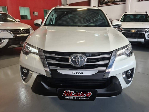 Imagem 2 de 10 de Toyota Hilux Sw4 2.8 Srx 4x4 7 Lugares 16v Turbo