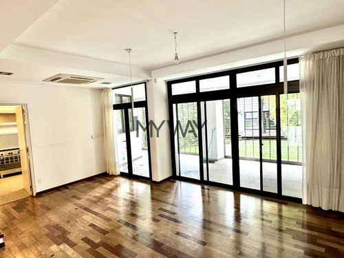 Casa En Punta Carretas, Ideal Empresa Salida A 2 Calles