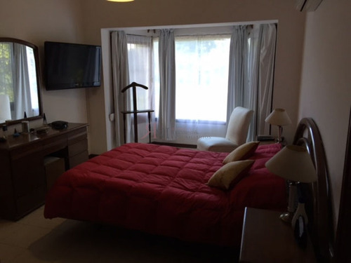 Casa En Punta Del Este, Cantegril | Rebeca Negocios Inmobiliarios Ref:9674- Ref: 9674
