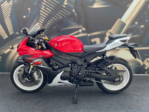 Imagem 4 de 9 de Suzuki Gsx R 750